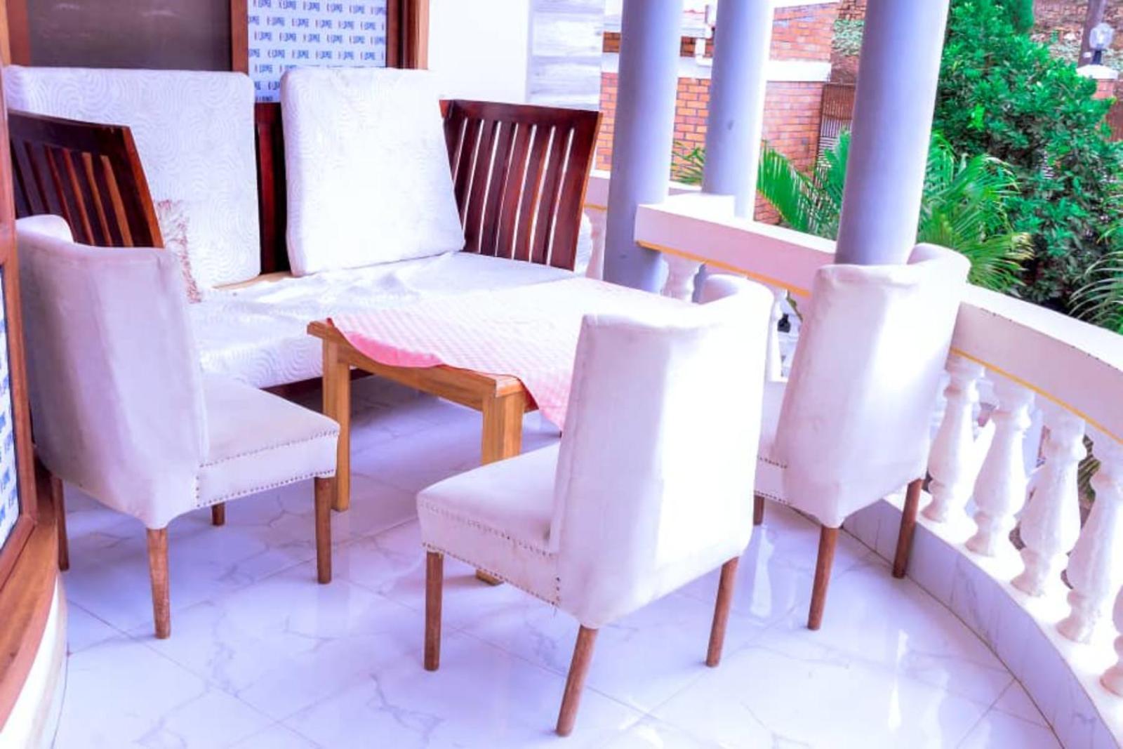 The Keza Hotel And Apartments Kigali Bagian luar foto